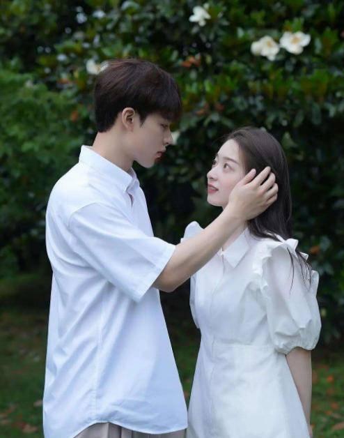 网红情侣日常,网红情侣的浪漫瞬间